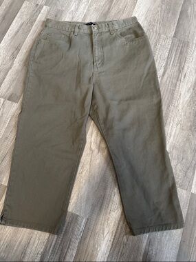 Bill Blass Olive Capri Jeans